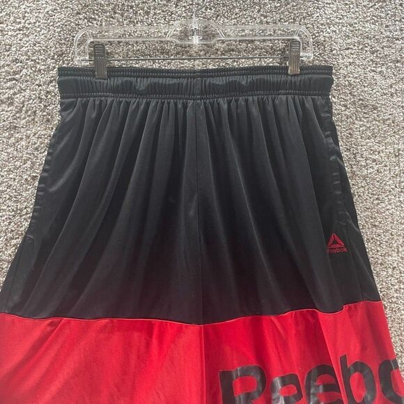 Reebok Shorts Mens Large Black Red Athltic Gym Running Pockets Casual Logo Run - Picture 2 of 12